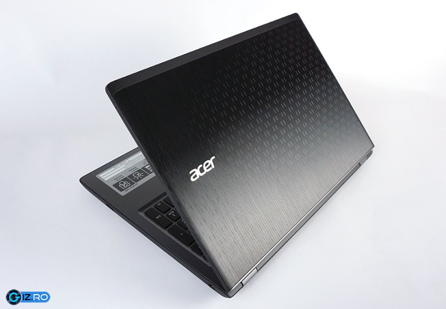 Acer-Aspire-V15-V5-591G-capac-spate.jpg