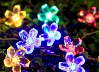 [아마존] 가든용 LED 꽃 조명 ($7.99 / 프라임무료)